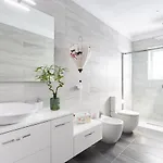 빌라 Home2book Design Asian Sabina, Heated Pool & View *