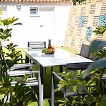 빌라 Home2book Design Asian Sabina, Heated Pool & View
