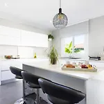 Home2book Design Asian Sabina, Heated Pool & View 사우살