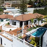 Home2book Design Asian Sabina, Heated Pool & View * 사우살